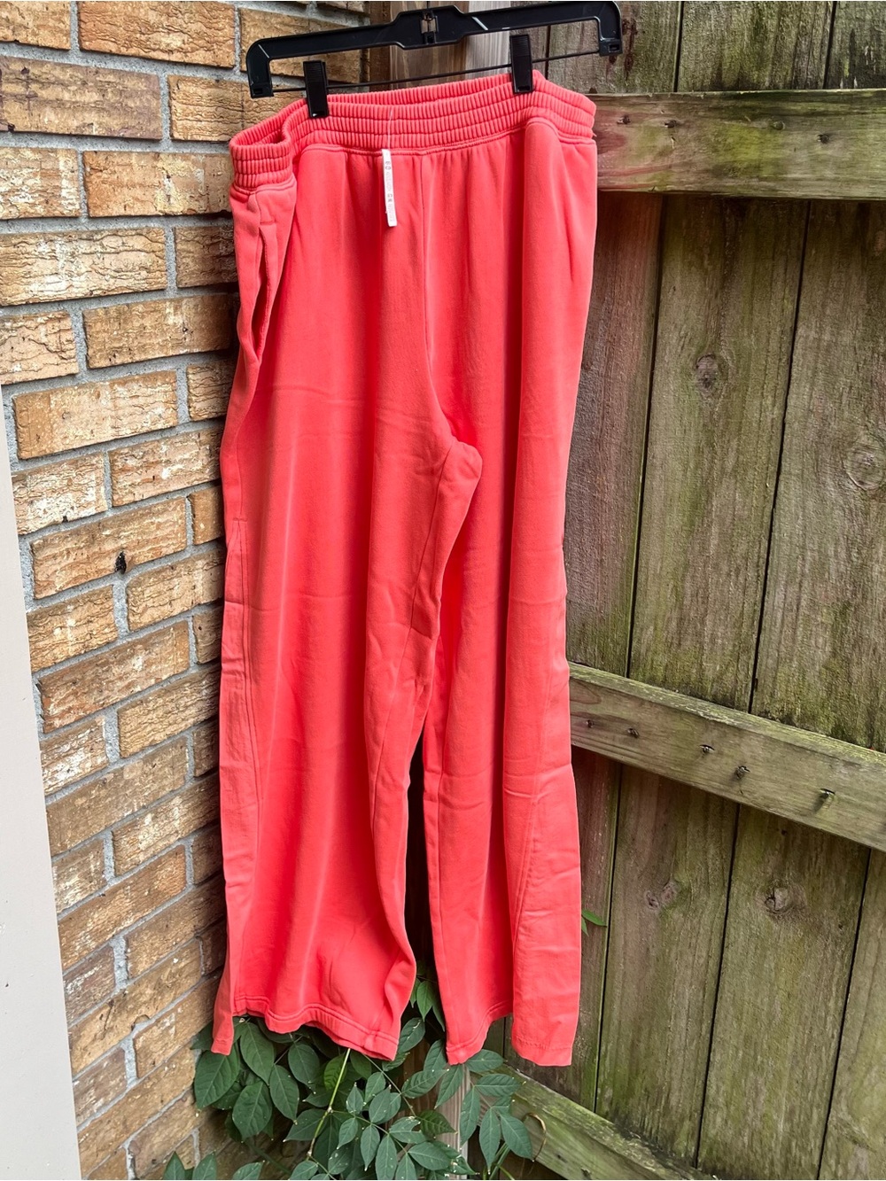 Aerie Coral Wide-Leg Sweatpants